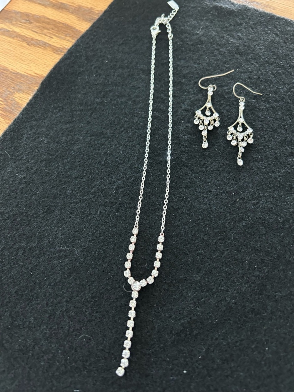 1928 Silver-Tone Clear Crystal Y Necklace with Chandelier Earrings